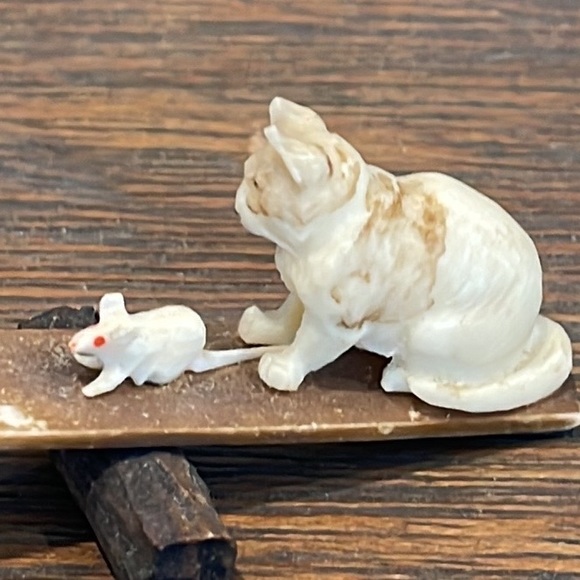 Vintage cats on a seesaw with mouse - Picture 3 of 4